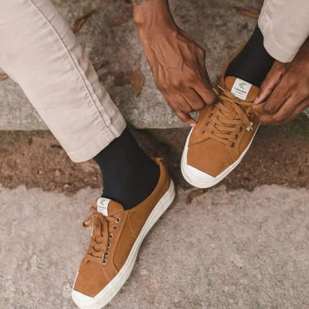 NEW Cariuma OCA Low Camel Suede Sneaker Unisex Men's 9 Women’s 10.5